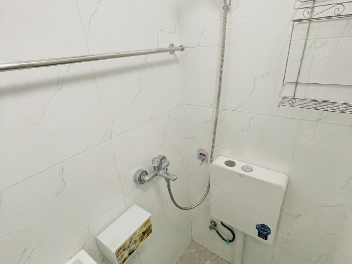 实拍无中介 可月付 万年场 万象城 华润大厦 二环高架 实拍无中介 可月付 万年场 万象城 华润大厦 二环高架